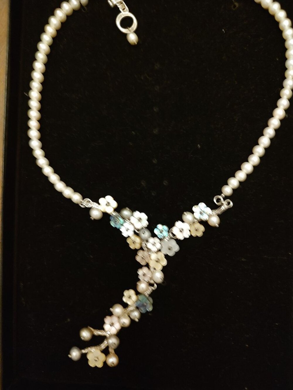 Veronica Y-Necklace Fresh Water Pearls Mother of Pearls Yellow Pink Ivory Gray